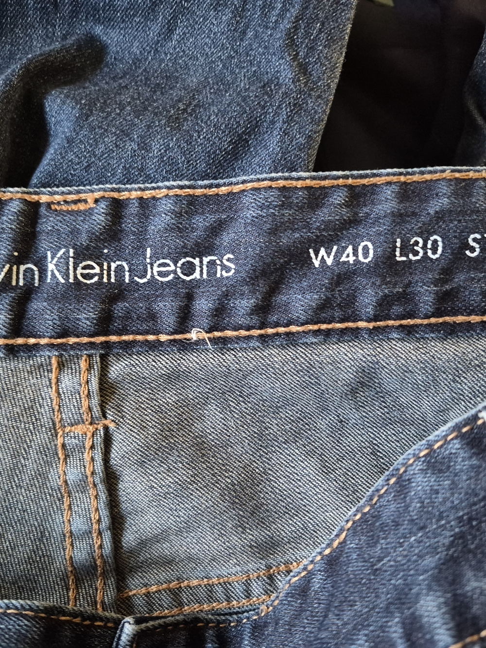 Calvin Klein Men’s Dark 40x30 Jeans Contrast Stitching